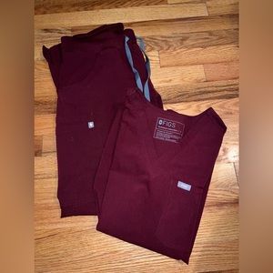 FIGS Scrub Set